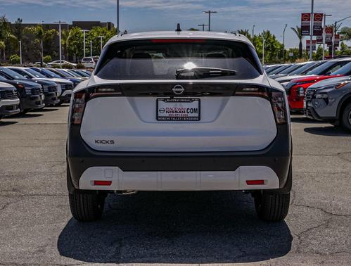 Fresh Powder 2026 Nissan Kicks SV