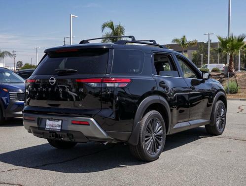 Super Black 2026 Nissan Pathfinder SL