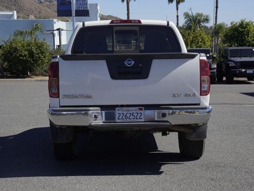 Glacier White 2020 Nissan Frontier SV