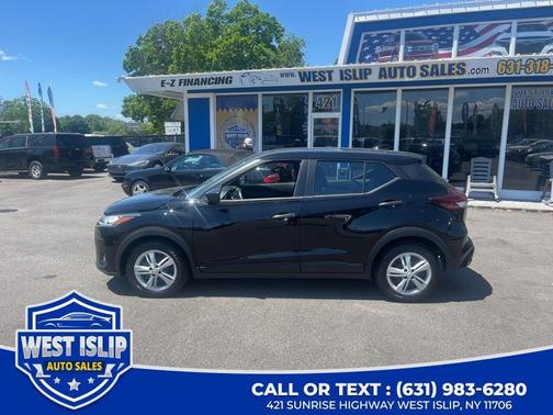 Super Black 2024 Nissan Kicks S