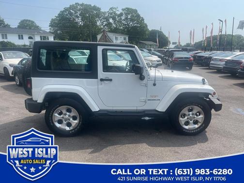 Bright White Clearcoat 2014 Jeep Wrangler Sahara