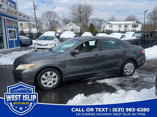 2010 Toyota Camry LE