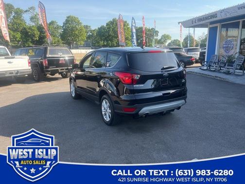 Agate Black Metallic 2019 Ford Escape SE