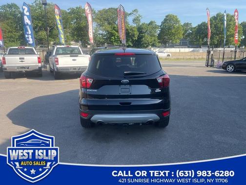 Agate Black Metallic 2019 Ford Escape SE