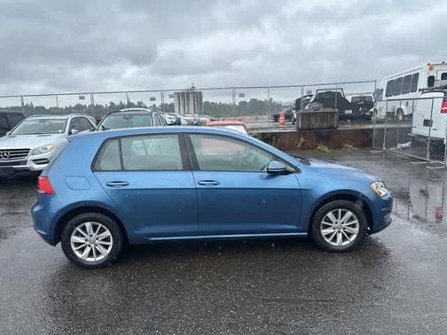 2016 Volkswagen Golf TSI S