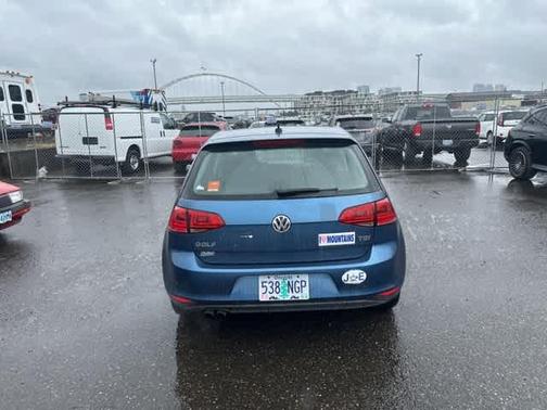 2016 Volkswagen Golf TSI S