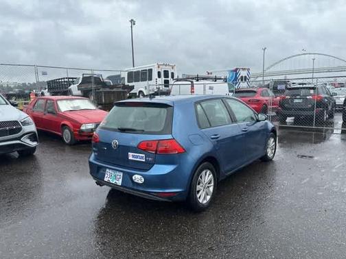 2016 Volkswagen Golf TSI S