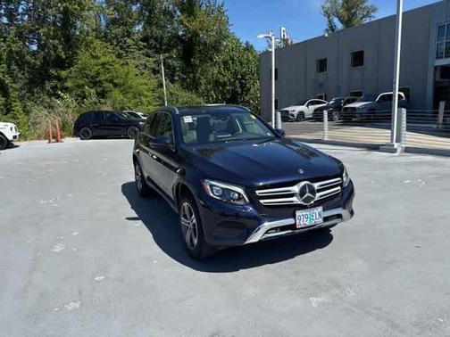 2018 Mercedes-Benz GLC 300 Base 4MATIC