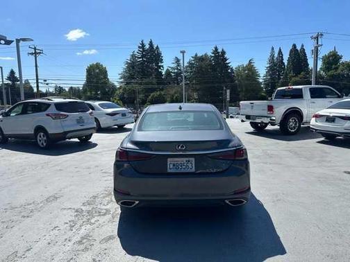 2022 Lexus ES 350 Base