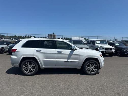 2020 Jeep Grand Cherokee Overland