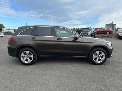 2018 Mercedes-Benz GLC 300 Base 4MATIC
