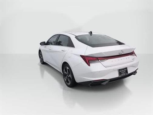 2022 Hyundai ELANTRA Limited