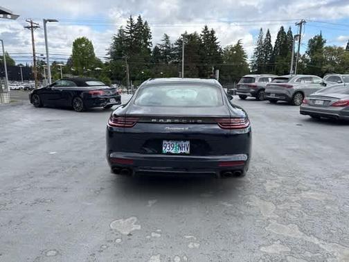 2018 Porsche Panamera 4