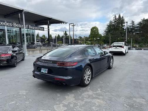 2018 Porsche Panamera 4