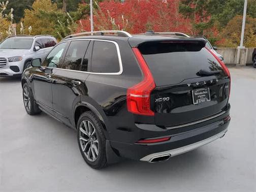 2019 Volvo XC90 T6 Momentum