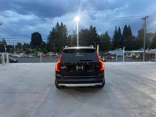 2019 Volvo XC90 T6 Momentum