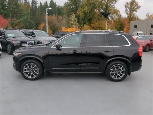 2019 Volvo XC90 T6 Momentum