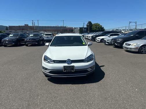 2017 Volkswagen Golf Alltrack TSI S