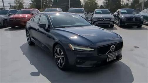 2024 Volvo S60 B5 Plus Dark Theme
