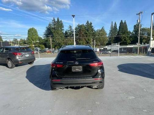 2022 Mercedes-Benz GLA 250 Base 4MATIC
