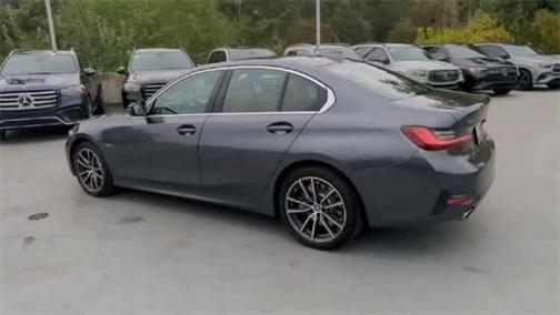 2022 BMW 330e xDrive