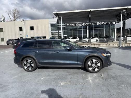 2020 Volvo V60 Cross Country T5