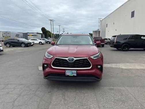 2022 Toyota Highlander Hybrid XLE