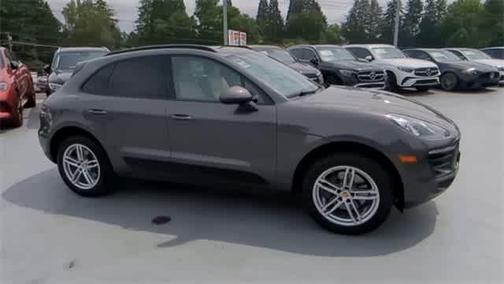 2018 Porsche Macan Base (PDK)