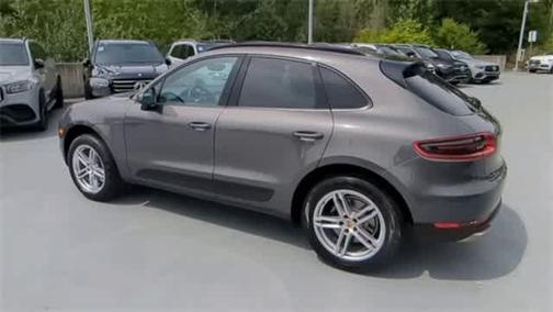 2018 Porsche Macan Base (PDK)