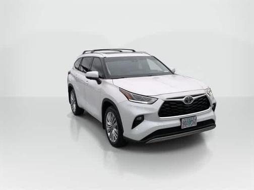 2024 Toyota Highlander Platinum