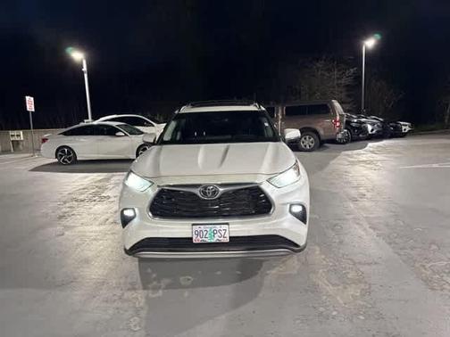 2024 Toyota Highlander Platinum