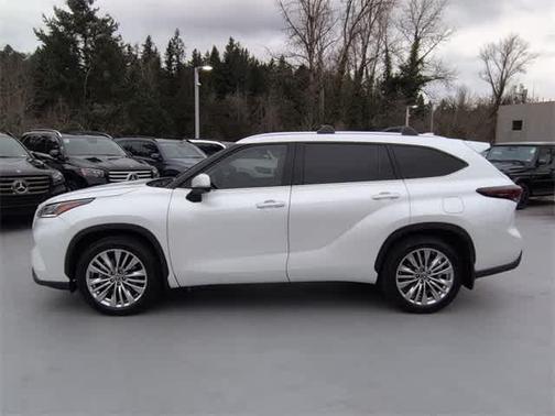 2024 Toyota Highlander Platinum