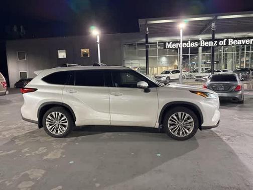 2024 Toyota Highlander Platinum