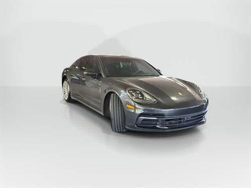 2018 Porsche Panamera 4