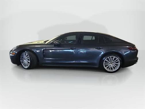 2018 Porsche Panamera 4