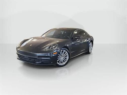 2018 Porsche Panamera 4
