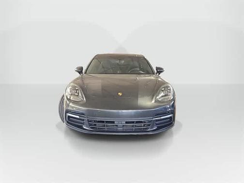2018 Porsche Panamera 4