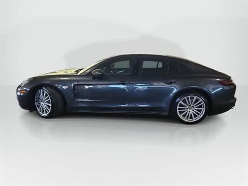 2018 Porsche Panamera 4
