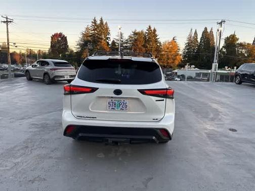 2024 Toyota Highlander Hybrid XLE