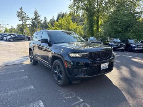 2023 Jeep Grand Cherokee Altitude