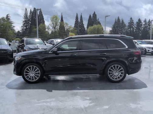 Obsidian Black Metallic 2026 Mercedes-Benz GLS 580 Base 4MATIC