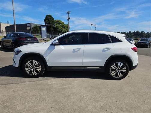 2025 Mercedes-Benz GLA 250 Base 4MATIC