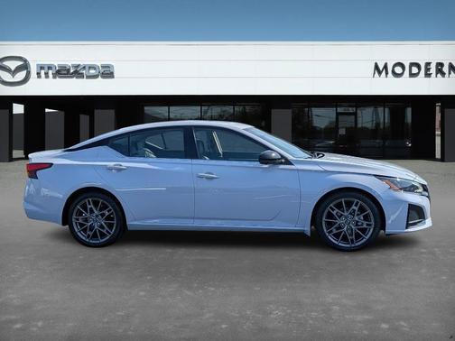 2023 Nissan Altima 2.0 SR