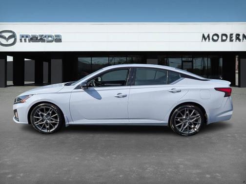 2023 Nissan Altima 2.0 SR