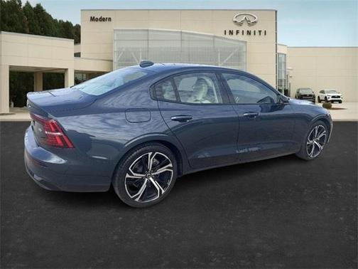 2024 Volvo S60 B5 Core Dark Theme