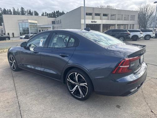 2024 Volvo S60 B5 Core Dark Theme