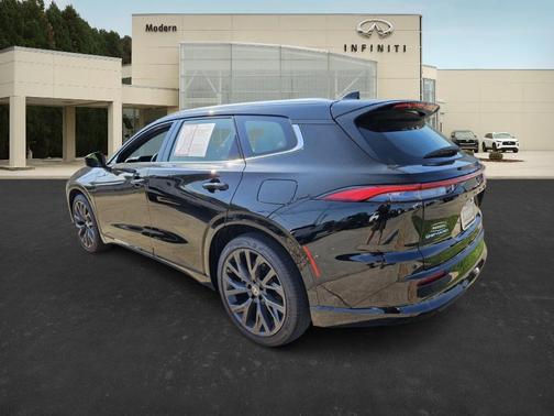 2025 Toyota Crown Signia LIMITED