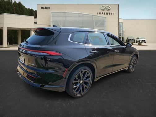 2025 Toyota Crown Signia LIMITED