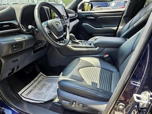 2022 Toyota Highlander XSE