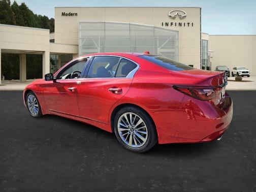 2023 INFINITI Q50 LUXE